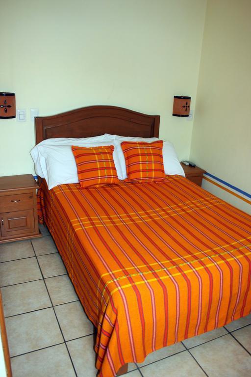 Casa Vilasanta Guadalajara Room photo
